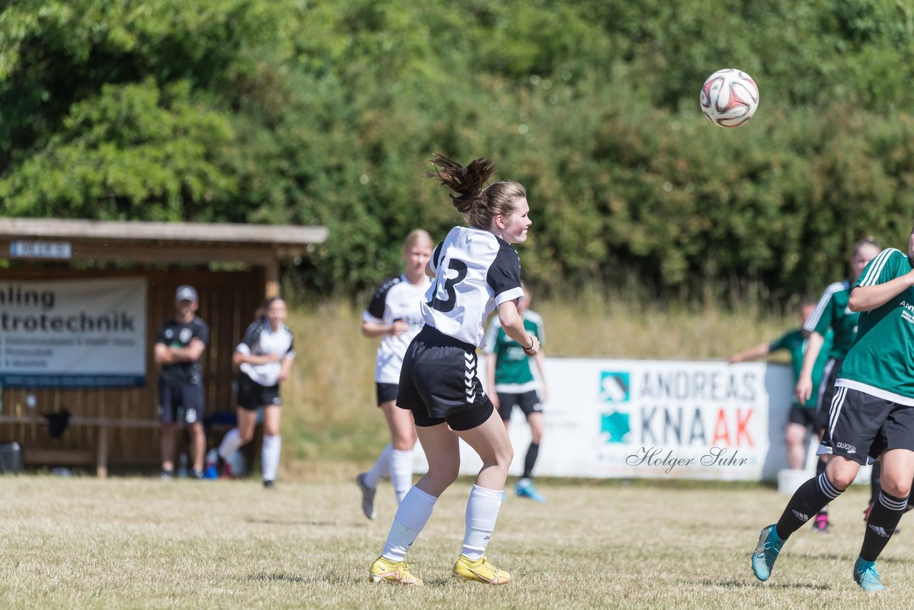 Bild 110 - wBJ TuRa Meldorf/Buesum - JFV Luebeck : Ergebnis: 1:0